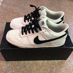 Men’s Nike Dunk Low “Ishod Wair”  edition Size 11